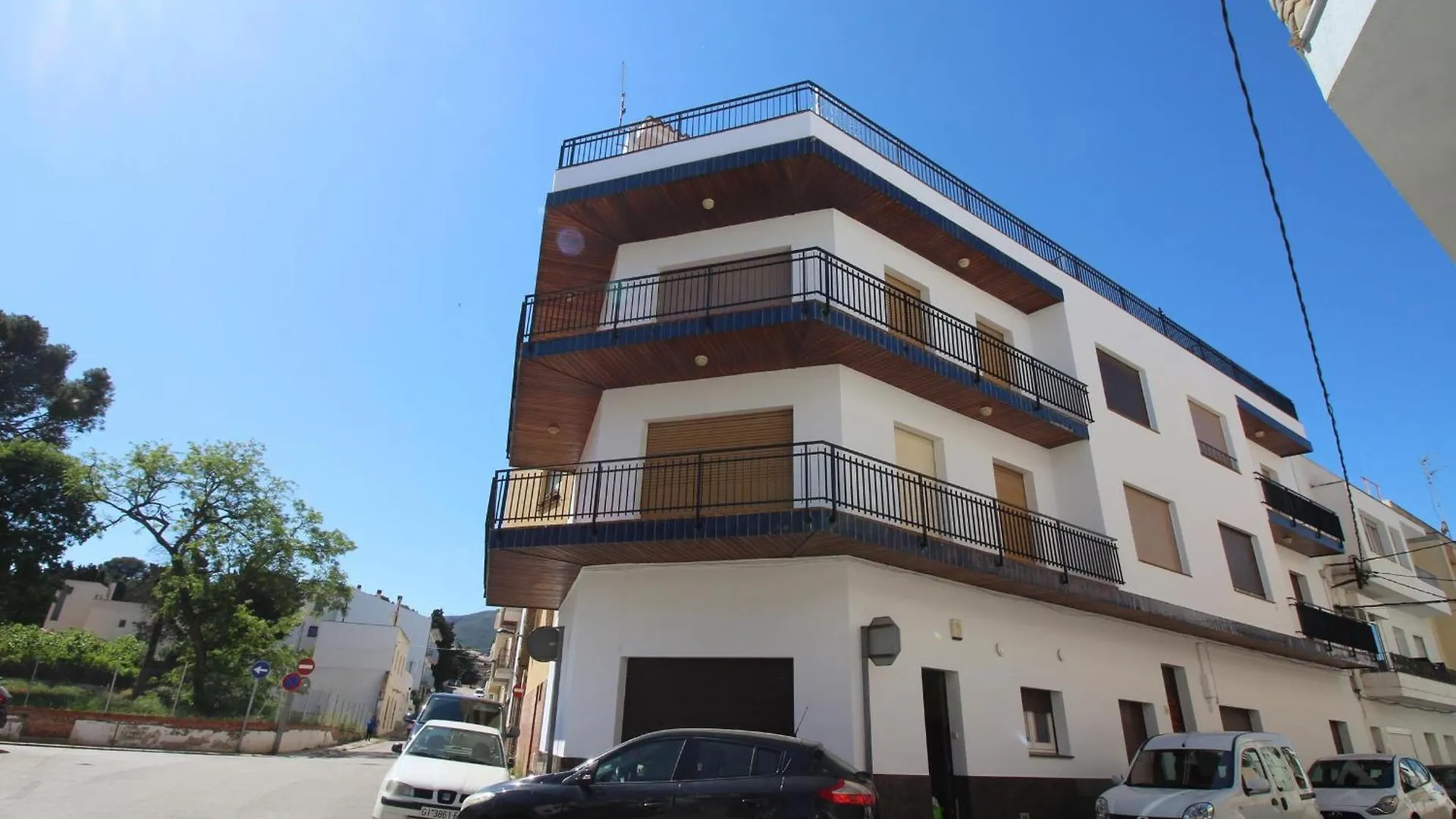 Luminoso Apto Centrico A 100M De La Playa Del Puerto Con Wifi, Balcon Y Cocina Renovada - Es-228-71 Llança